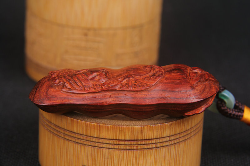 Four seasons are blessed lobular rosewood handle